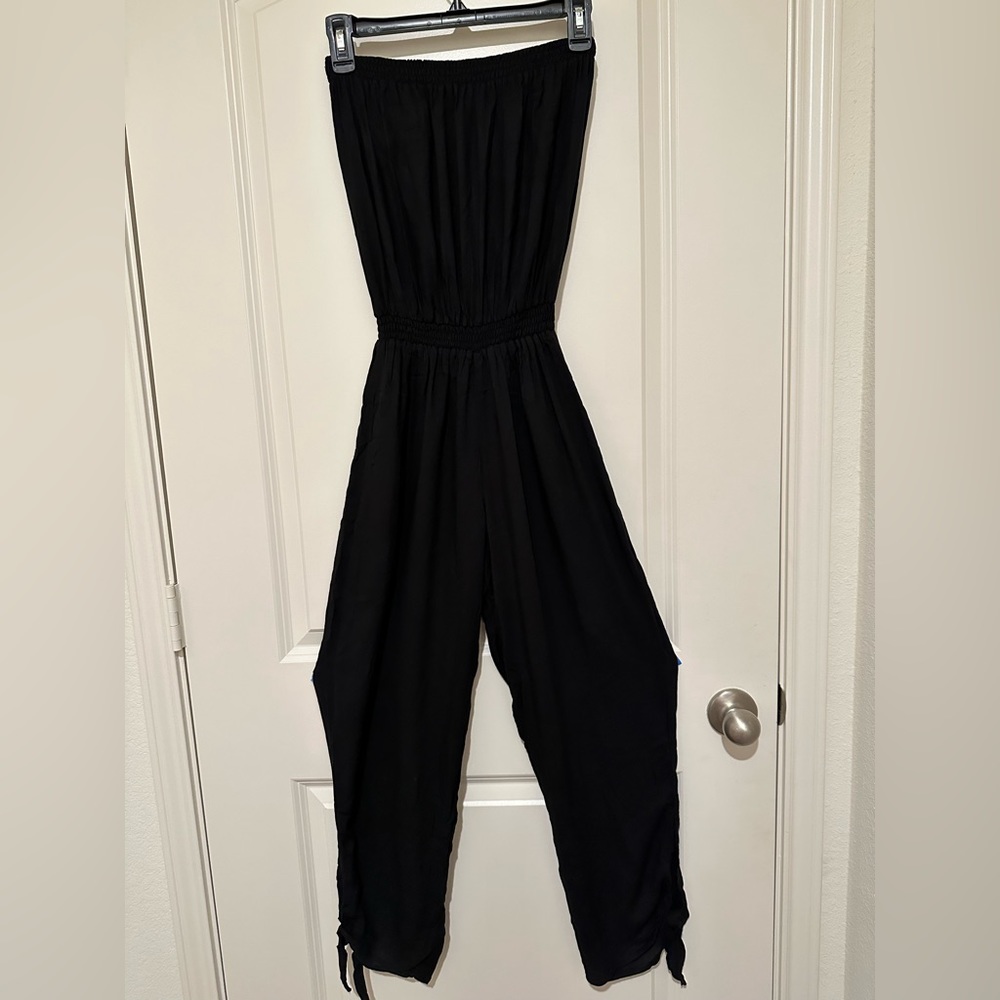 Cool Change Women’s black strapless thin jumpsuit